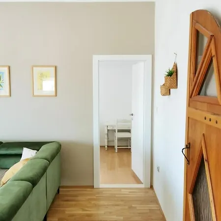 Skroza Apartament Vodice